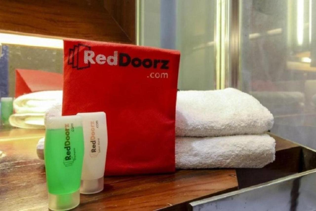 Reddoorz Near Widya Mandala University Surabaya Exterior foto