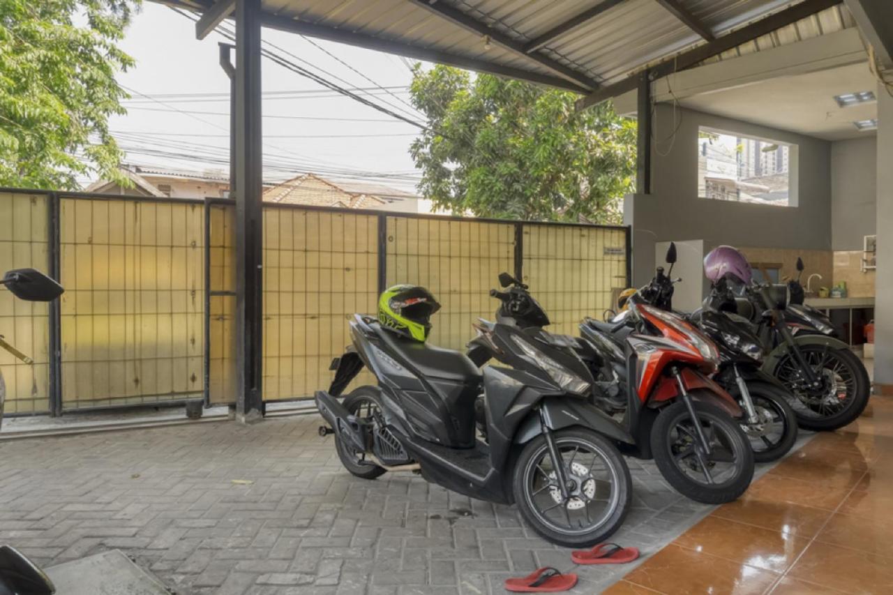 Reddoorz Near Widya Mandala University Surabaya Exterior foto