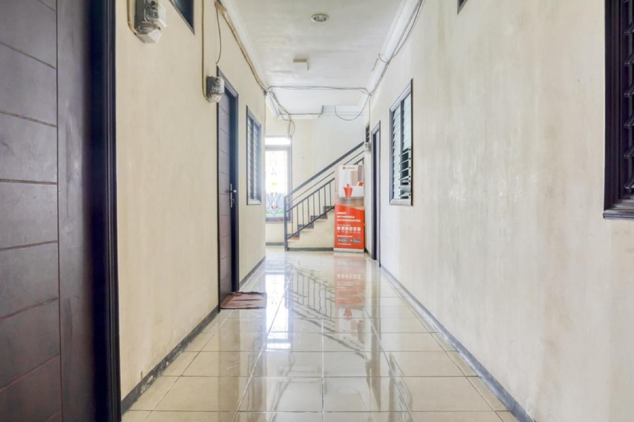 Reddoorz Near Widya Mandala University Surabaya Exterior foto